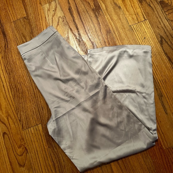 Silky suit set size medium - Picture 3 of 4